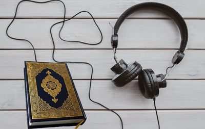 آیا گوش دادن به قرآن ثواب دارد؟